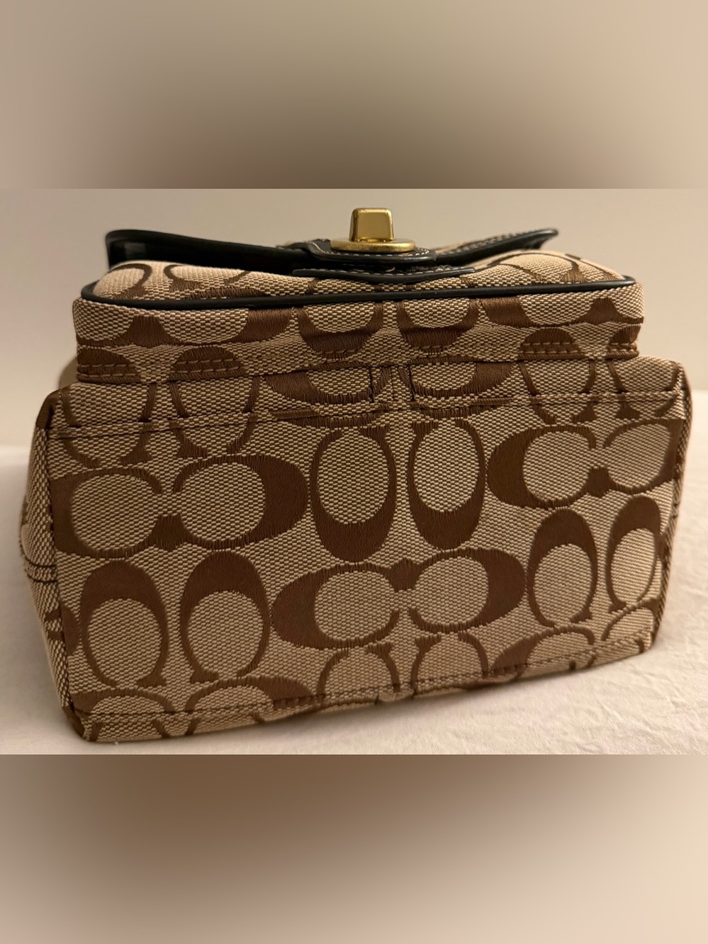 👑✅PRICE FIRM✅ Beautiful Brown COACH Legacy Signature CC Canvas Mini Bag - Picture 7 of 16